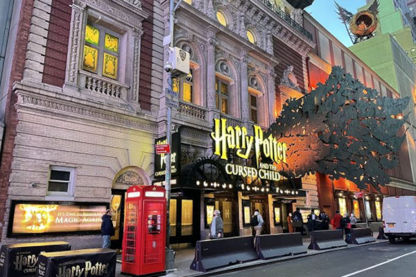 Esterni del Lyric Theatre di New York, nella Broadway, dove è in programma il musical di Harry Potter